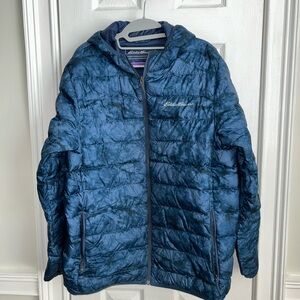 Eddie Bauer Men’s CirrusLite Hooded Down Jacket